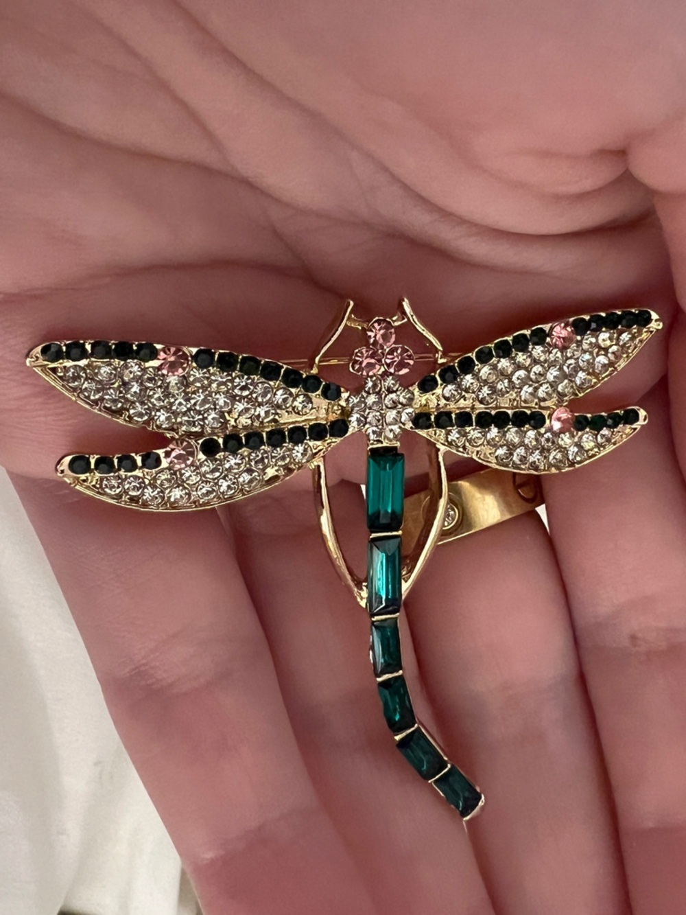 🧷Vintage Dragonfly Brooch on Gold-Tone Metal - Rhinestone and CZ - Picture 2 of 3
